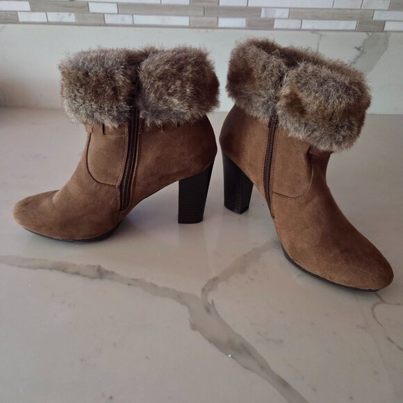 Dana Buchman Suede Ankle Boots Faux Fur 4" High Heels Wood Tone Womens 7M Bootie - Picture 3 of 10